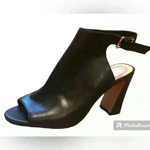 Vince Camuto Like New Black Cellia Leather Slingback Opened Peep Toe Heels 11M